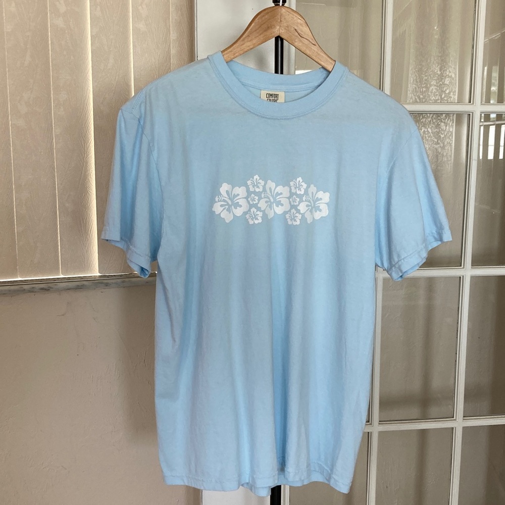 Hibiscus Flowers Comfort Colors Tshirt, Chambray Light Blue